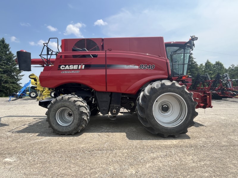 2015 CASE IH 8240 AXIAL FLOW COMBINE