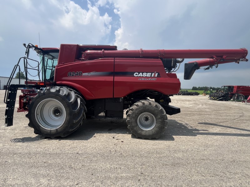 2015 CASE IH 8240 AXIAL FLOW COMBINE