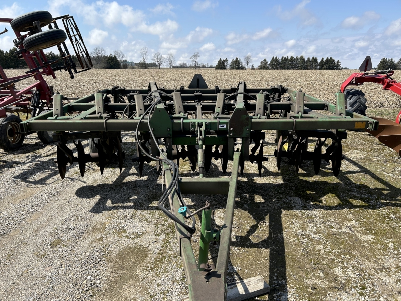 1995 JOHN DEERE 712 9 SHANK CHISEL PLOW