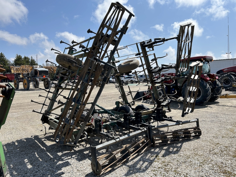 1989 MORRIS S-TINE FIELD CULTIVATOR