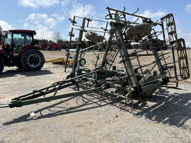 1989 MORRIS S-TINE FIELD CULTIVATOR