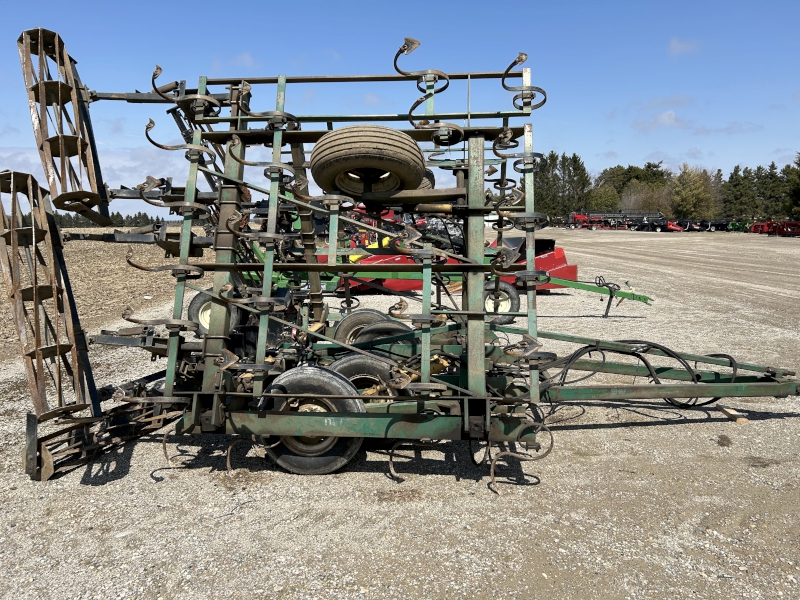 1989 MORRIS S-TINE FIELD CULTIVATOR