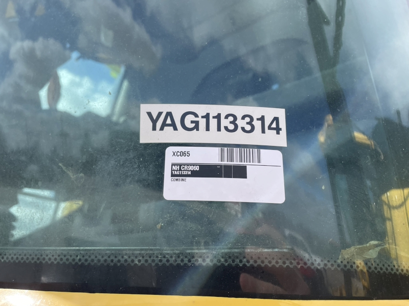 2011 NEW HOLLAND CR9060 COMBINE