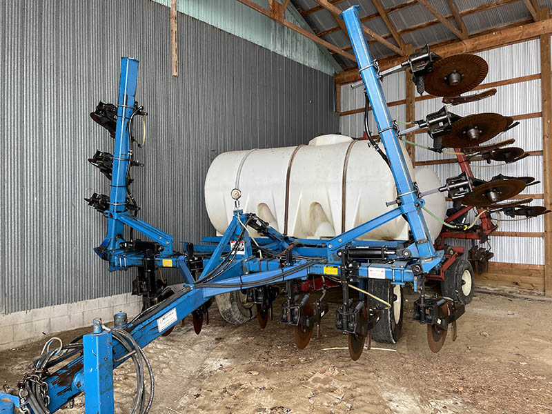 AG SYSTEMS LIQUID FERTILIZER APPLICATOR
