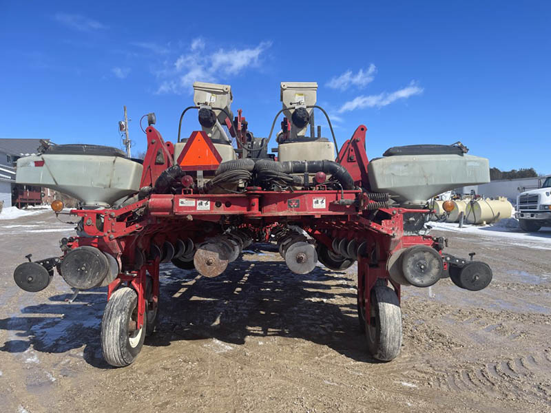 2008 AGCO MASSEY FERGUSON 8186 16 ROW PLANTER