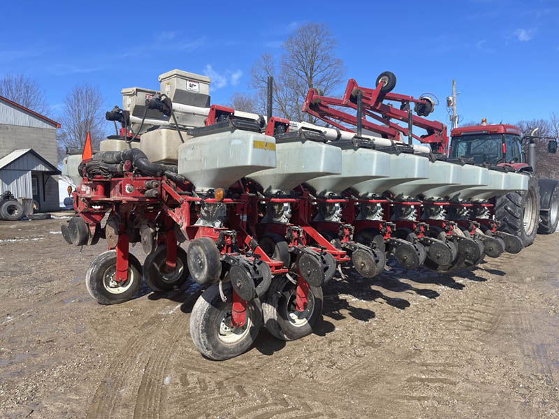 2008 AGCO MASSEY FERGUSON 8186 16 ROW PLANTER