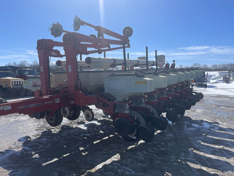 2008 AGCO MASSEY FERGUSON 8186 16 ROW PLANTER