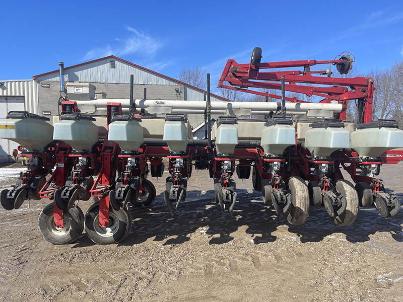 2008 AGCO MASSEY FERGUSON 8186 16 ROW PLANTER