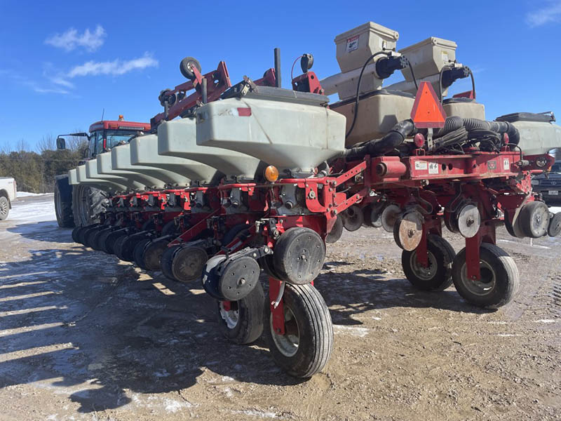 2008 AGCO MASSEY FERGUSON 8186 16 ROW PLANTER