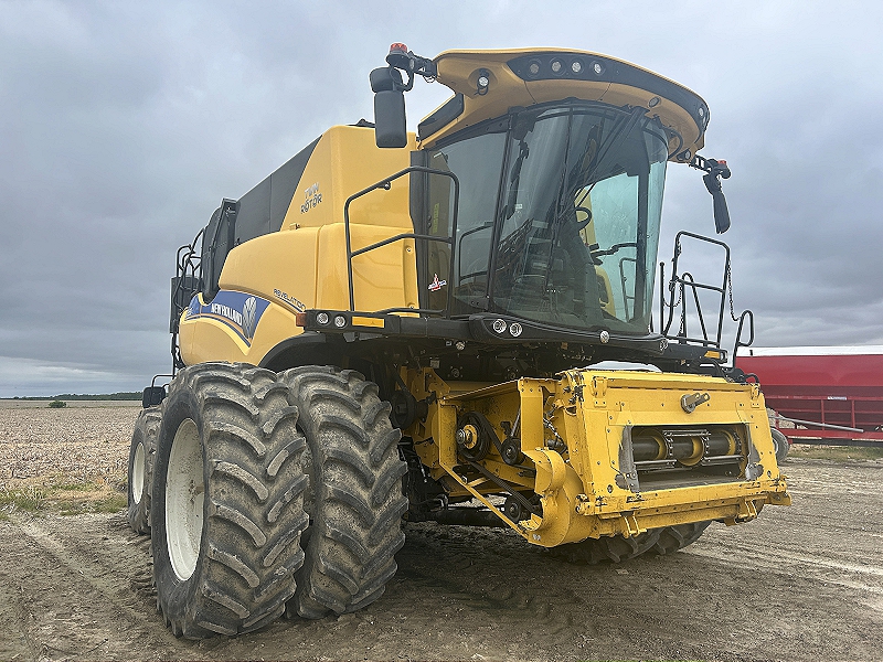 2021 NEW HOLLAND CR8.90 COMBINE