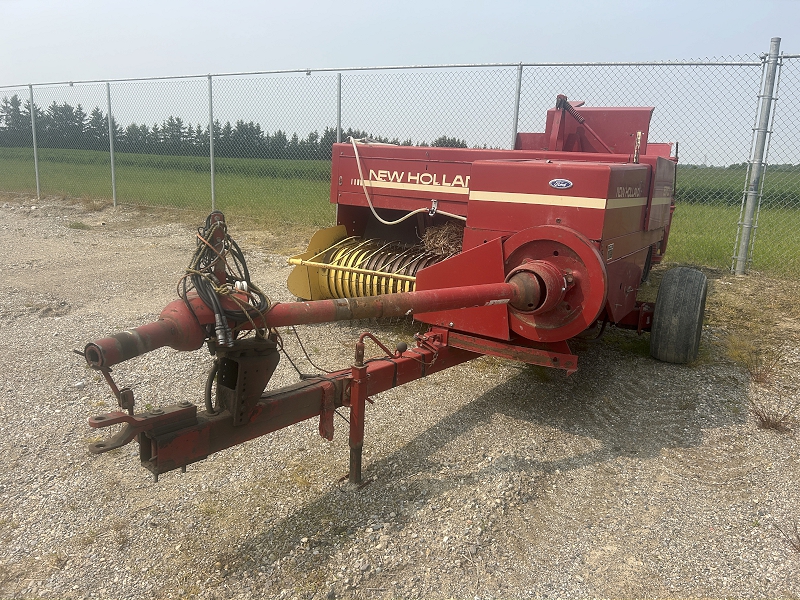 1989 NEW HOLLAND 570 SQUARE BALER