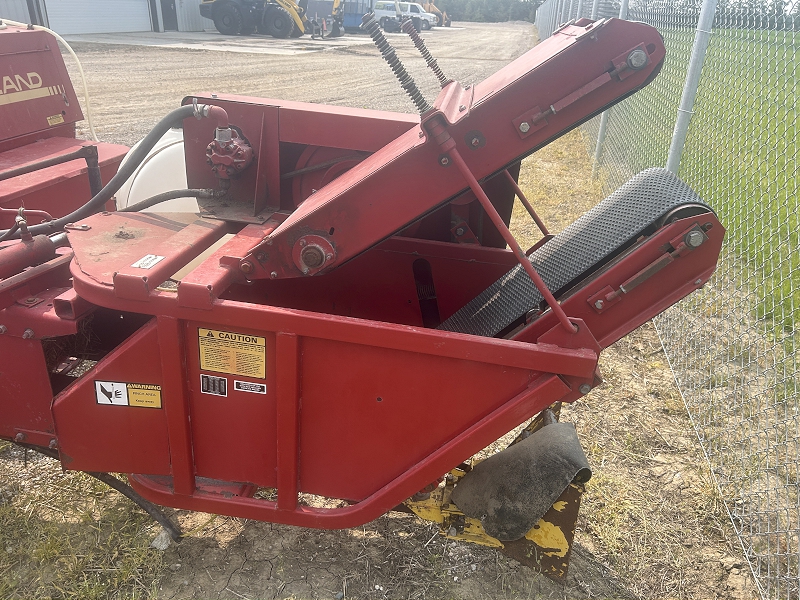 1989 NEW HOLLAND 570 SQUARE BALER