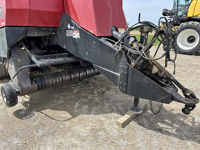 2004 CASE IH LBX332 SQUARE BALER