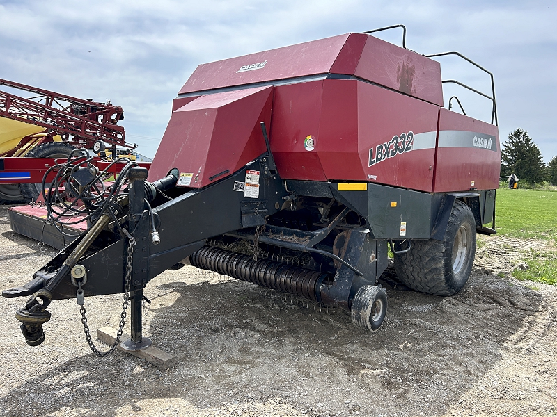 2004 CASE IH LBX332 SQUARE BALER