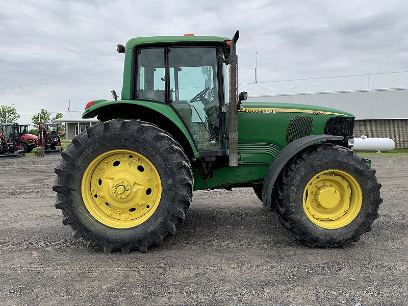 2006 JOHN DEERE 7520 TRACTOR