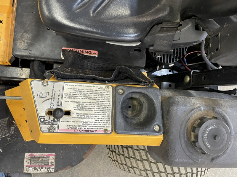 2010 CUB CADET TANK S 60 KH COMMERCIAL ZERO TURN MOWER
