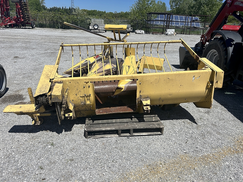 2000 NEW HOLLAND FP230 FORAGE HARVESTER