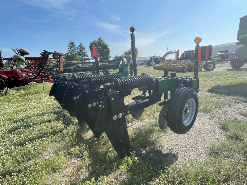2025 UNVERFERTH 122 ZONE-BUILDER SUBSOILER DEEP TILLAGE TOOL