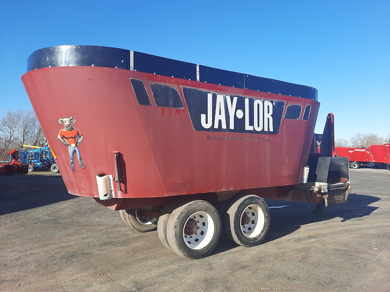 2015 JAY LOR 51000HD TMR FEED MIXER