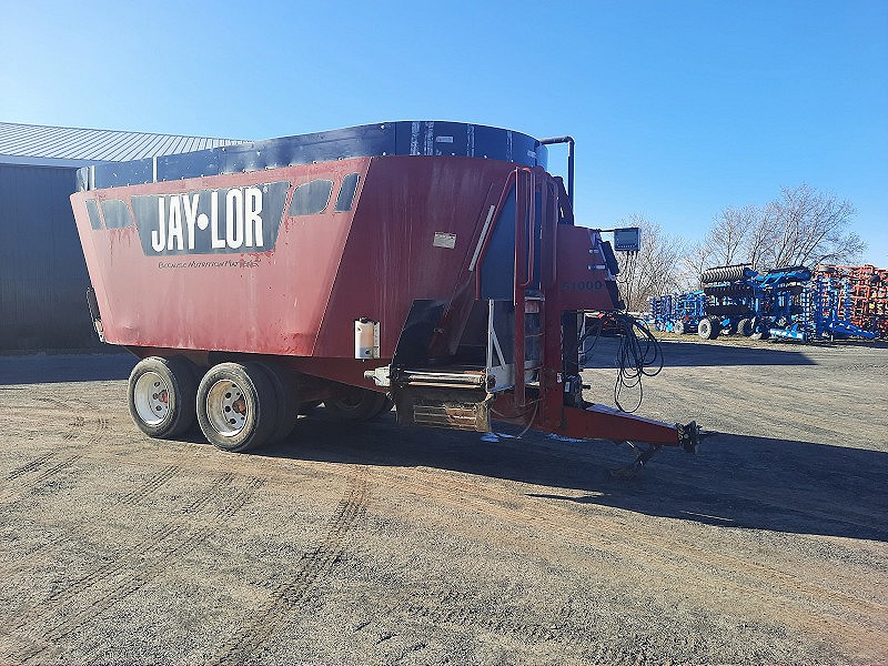 2015 JAY LOR 51000HD TMR FEED MIXER