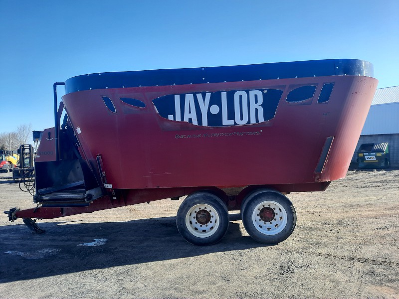 2015 JAY LOR 51000HD TMR FEED MIXER