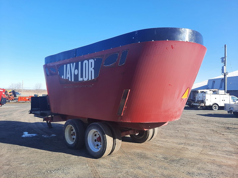 2015 JAY LOR 51000HD TMR FEED MIXER