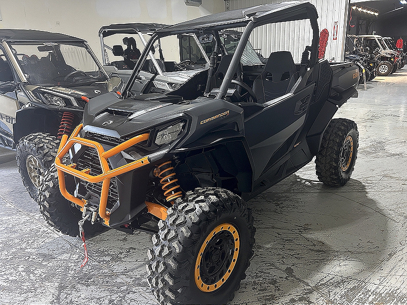 ATV & Utility Vehicles  2025 CAN-AM COMMANDER XT-P 1000R SIDE BY SIDE Photo