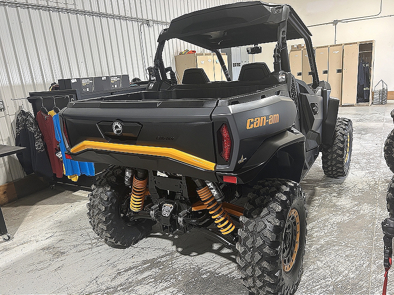 ATV & Utility Vehicles  2025 CAN-AM COMMANDER XT-P 1000R SIDE BY SIDE Photo