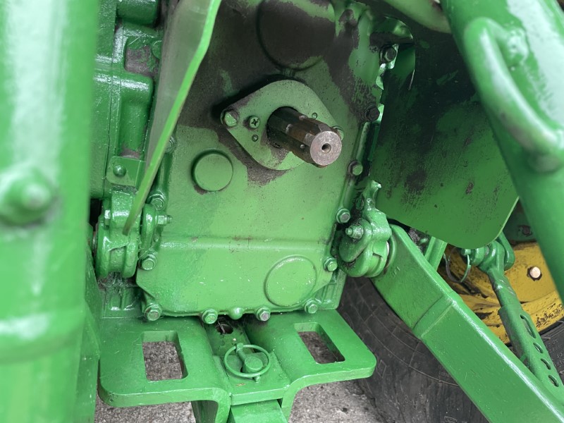 2018 JOHN DEERE 3046R TRACTOR WITH CAB & LOADER
