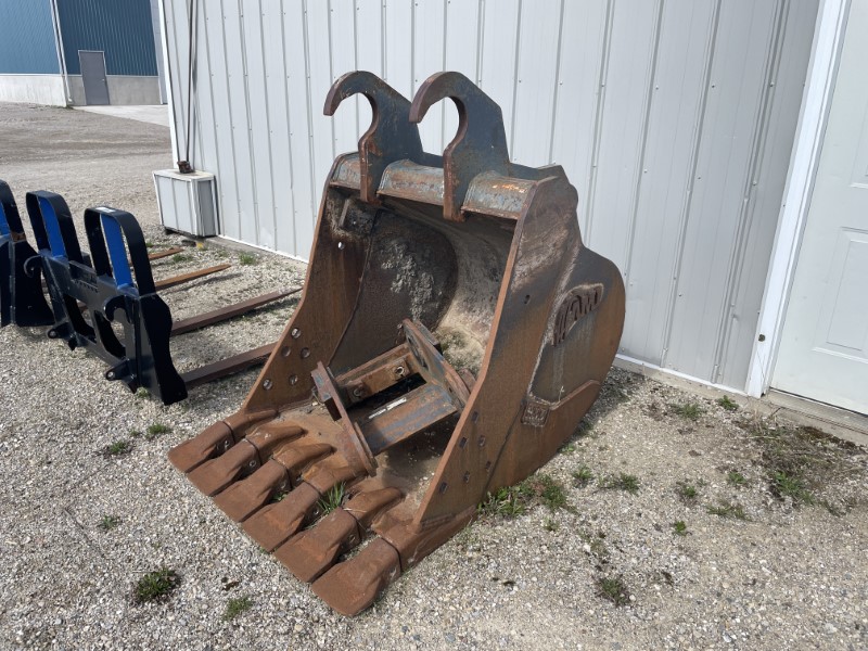 2014 AMI 42 INCH SPADE TOOTH DIGGING BUCKET