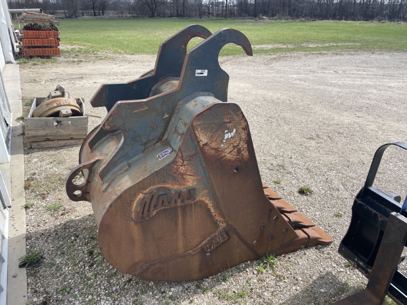 2014 AMI 42 INCH SPADE TOOTH DIGGING BUCKET
