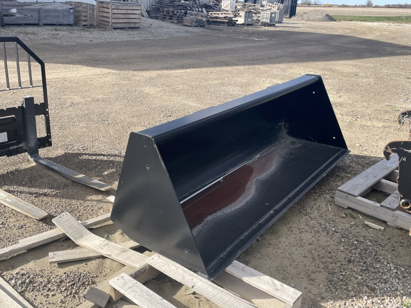 2024 NEW HOLLAND 84 INCH LOADER BUCKET