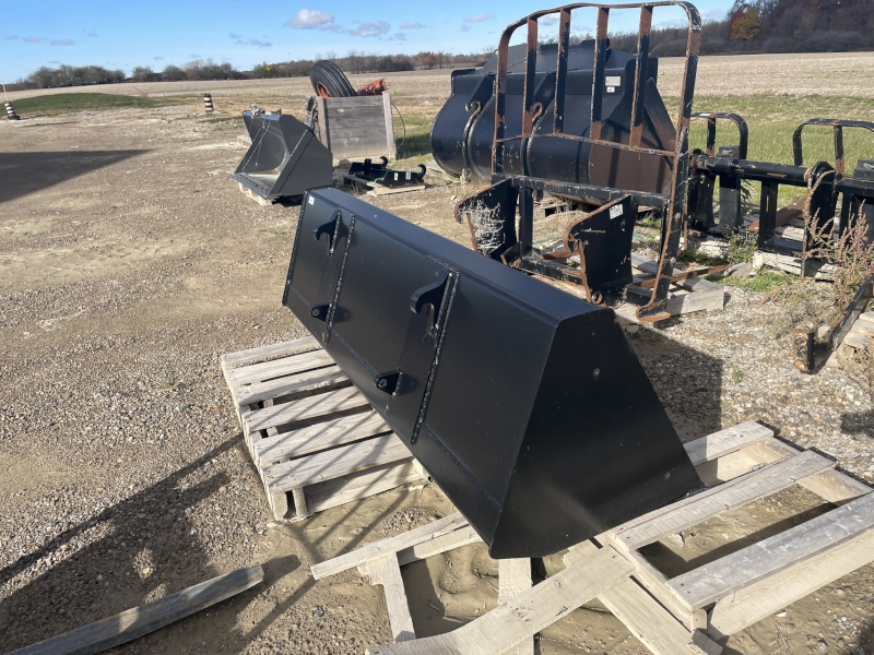 2024 NEW HOLLAND 84 INCH LOADER BUCKET