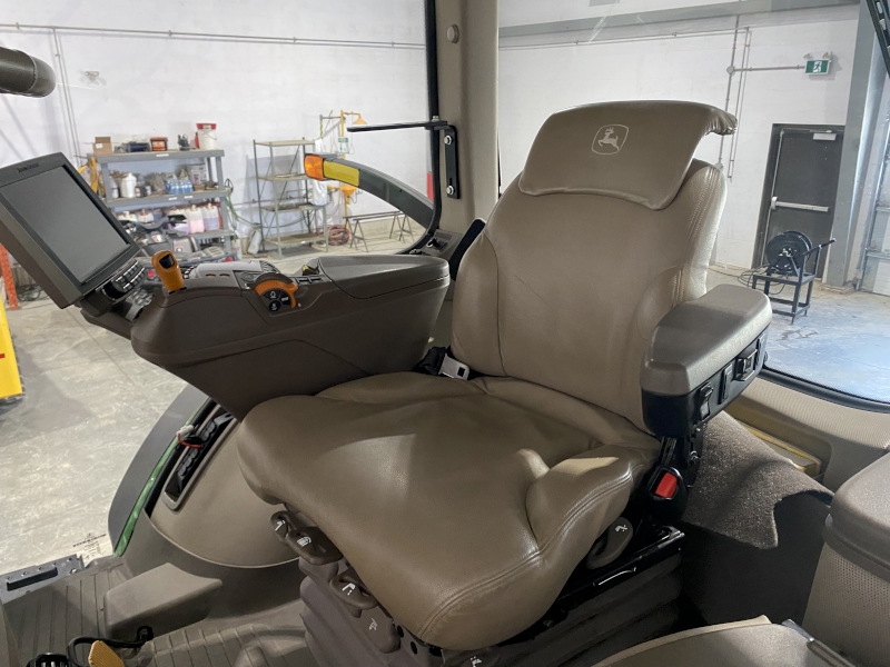 2017 JOHN DEERE 7270R TRACTOR