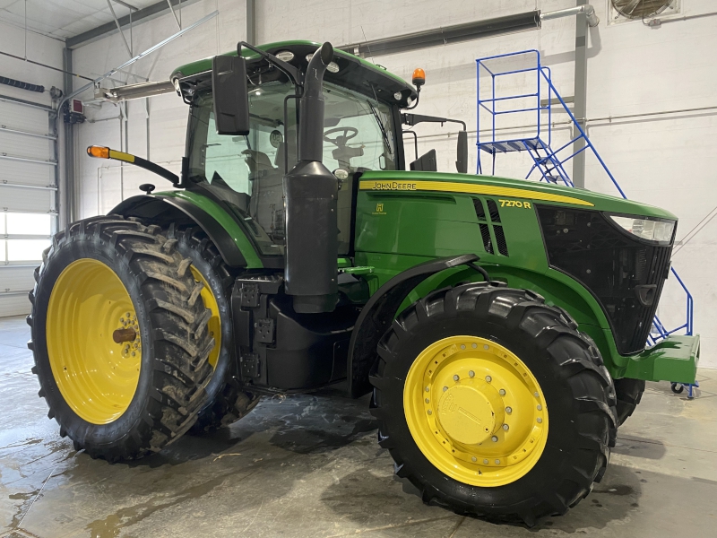 2017 JOHN DEERE 7270R TRACTOR