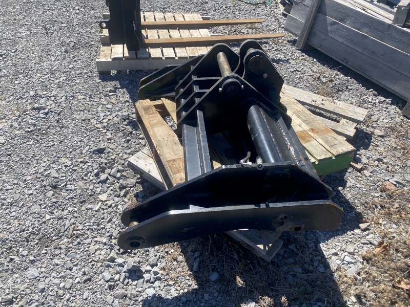 2024 HORST WELDING JCB Q-FIT ADAPTER FOR 525-60 TELEHANDLER