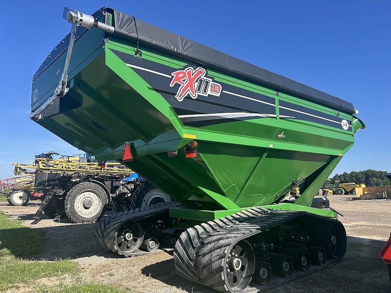 2025 J & M 1112-20S X-TENDED REACH GRAIN CART