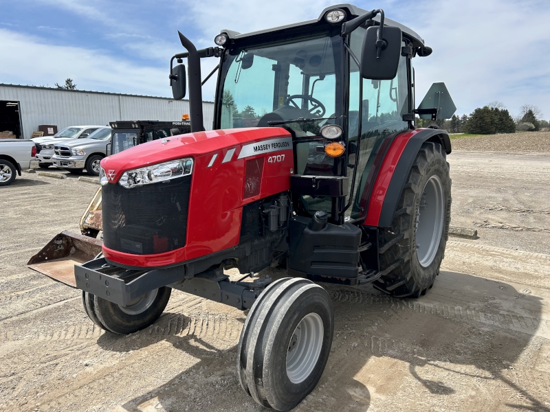 2019 MASSEY FERGUSON 4707 TRACTOR