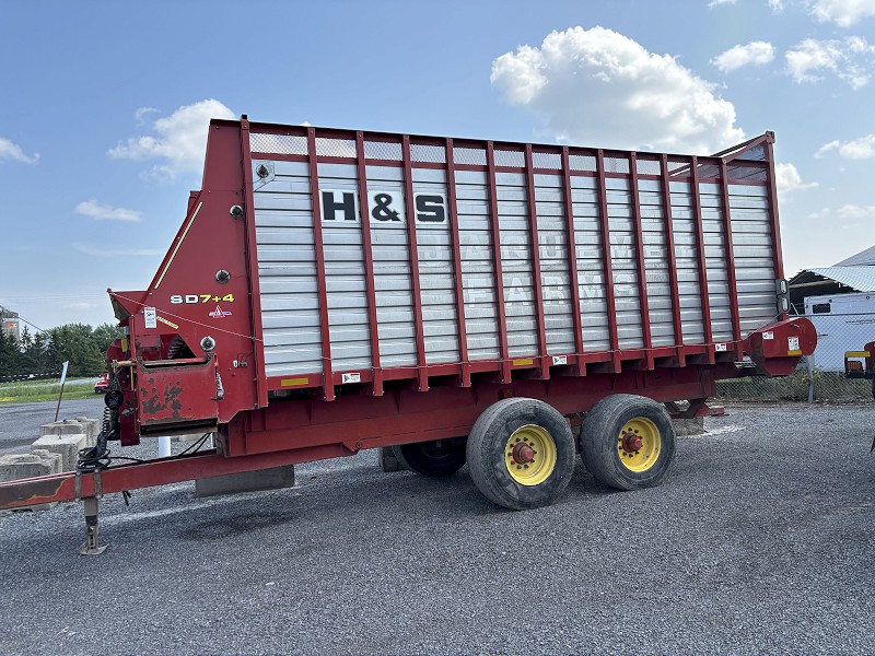 2014 H&S SUPER DUTY 7+4 FORAGE BOX