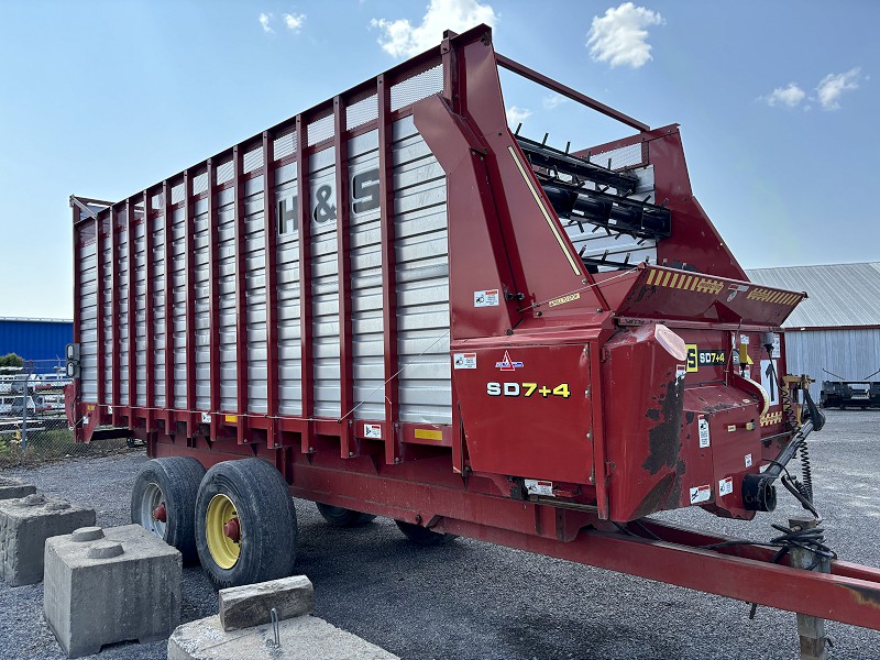 2014 H&S SUPER DUTY 7+4 FORAGE BOX