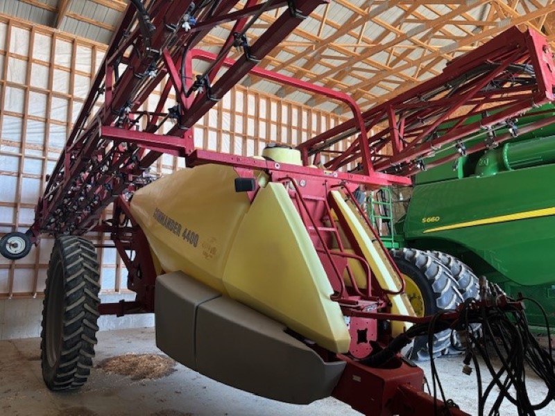 2011 HARDI COMMANDER 4400 PULL TYPE SPRAYER