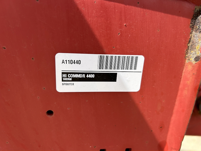 2011 HARDI COMMANDER 4400 PULL TYPE SPRAYER