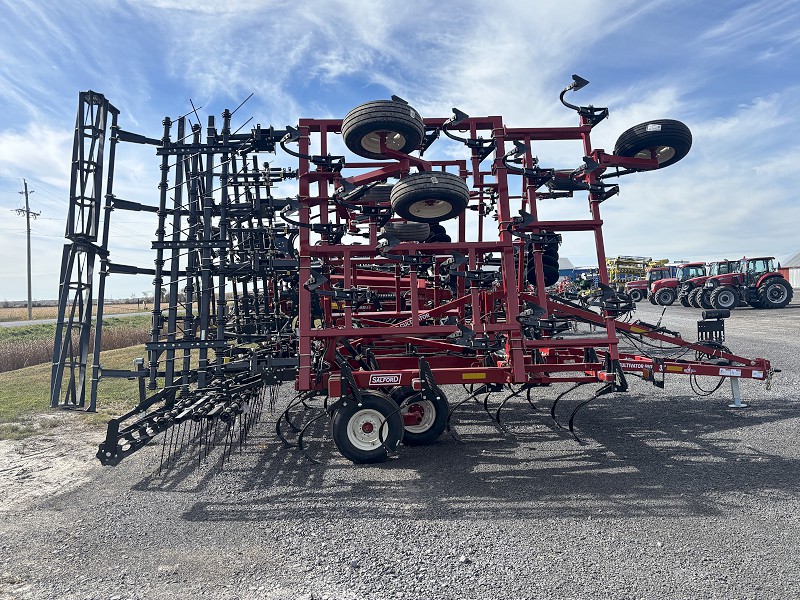 2025 SALFORD 550-32 C-SHANK FIELD CULTIVATOR