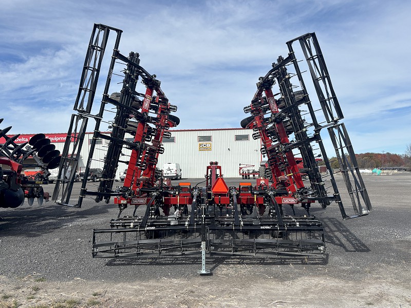 2025 SALFORD 550-32 C-SHANK FIELD CULTIVATOR
