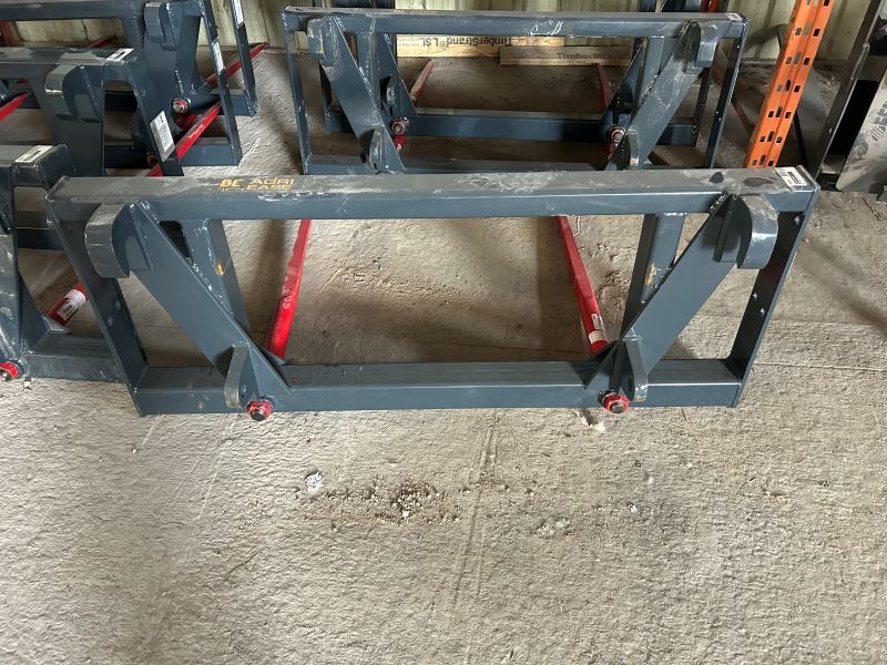 2025 CNH ATTACHMENTS 39 INCH DOUBLE PRONG FORGED BALE SPEAR
