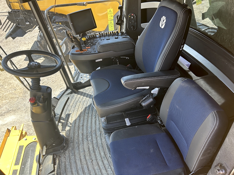 2023 NEW HOLLAND CR7.90 COMBINE