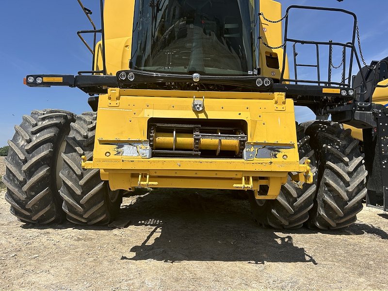 2023 NEW HOLLAND CR7.90 COMBINE