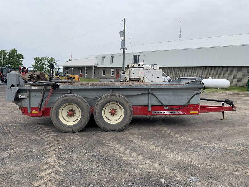 2015 MASSEY FERGUSON 3732 MANURE SPREADER