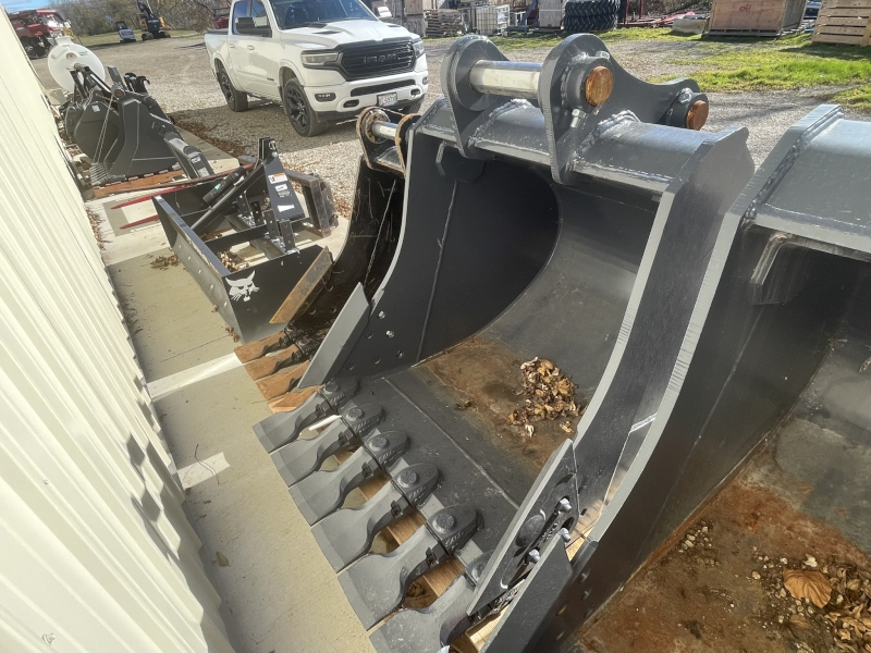 2025 H&H 42 INCH HEAVY DUTY DIGGING BUCKET