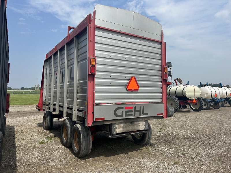 2000 GEHL BU980 FORAGE BOX